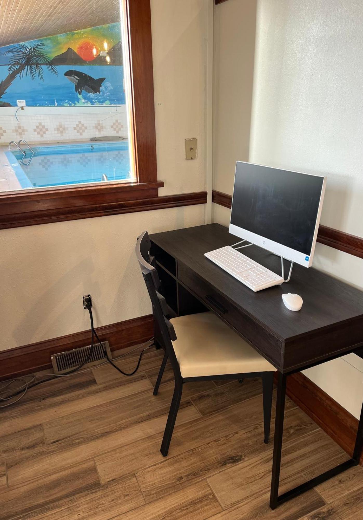 Fireside Inn And Suites Devils Lake Eksteriør billede