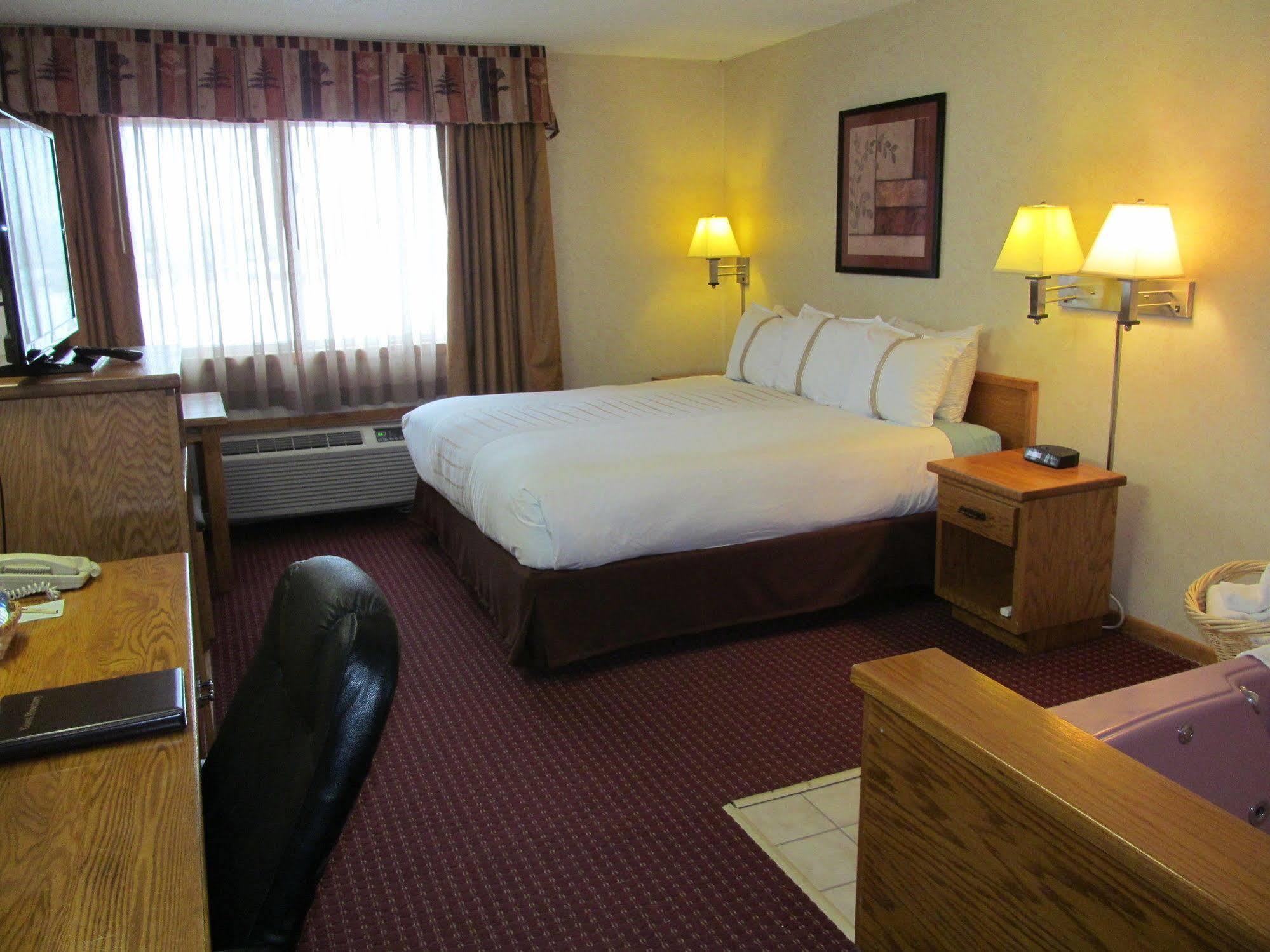 Fireside Inn And Suites Devils Lake Eksteriør billede