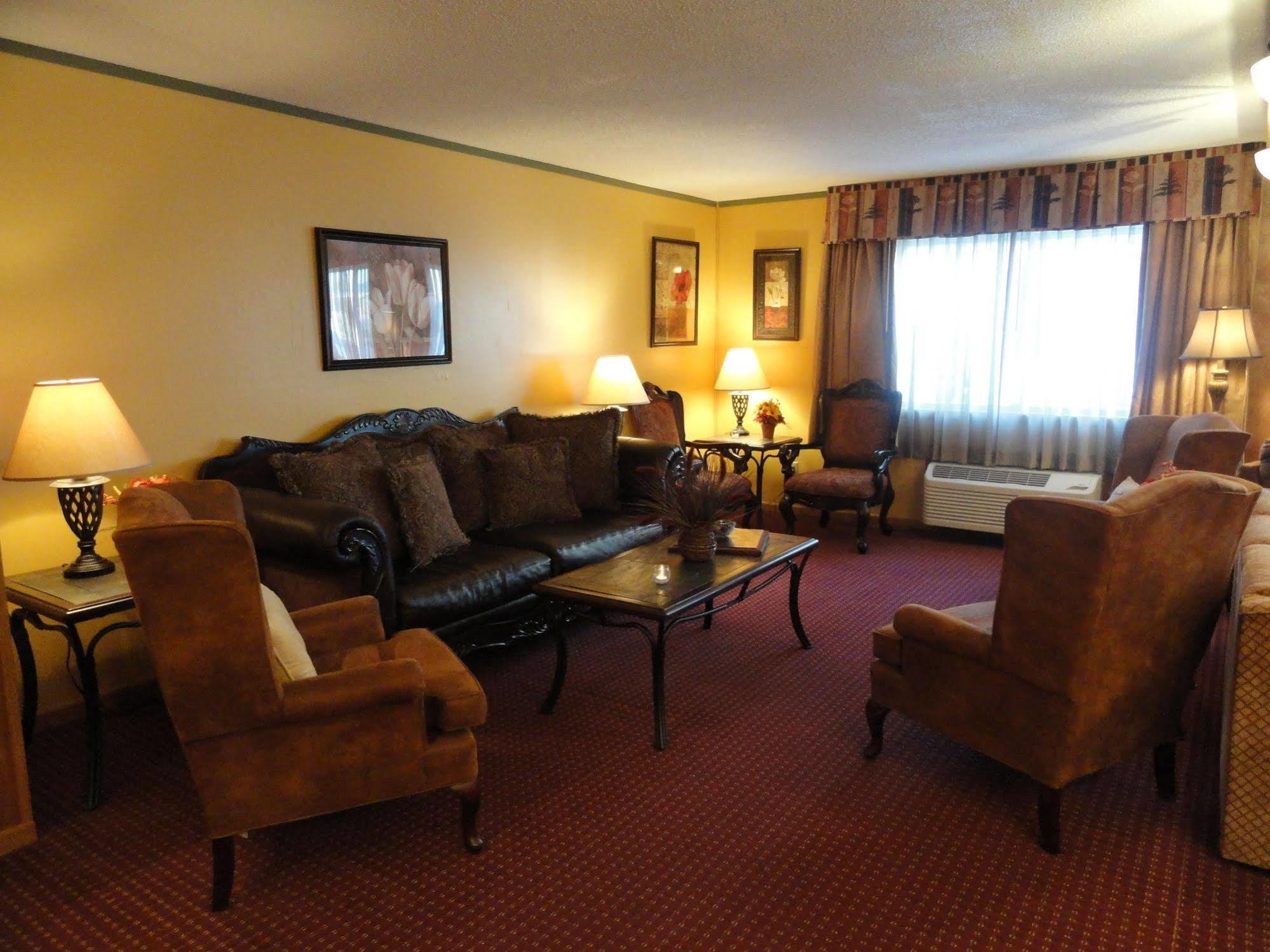 Fireside Inn And Suites Devils Lake Eksteriør billede