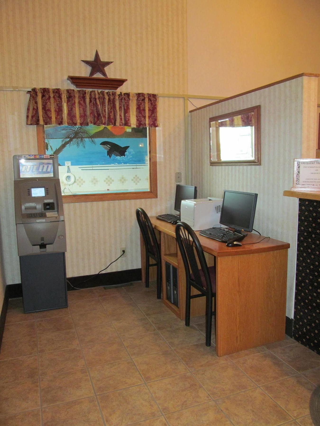 Fireside Inn And Suites Devils Lake Eksteriør billede