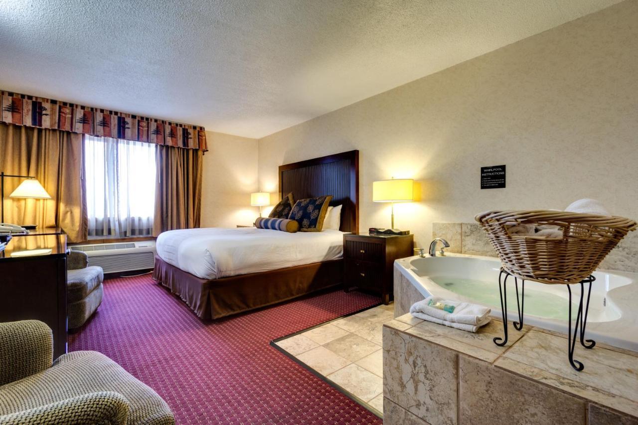 Fireside Inn And Suites Devils Lake Eksteriør billede
