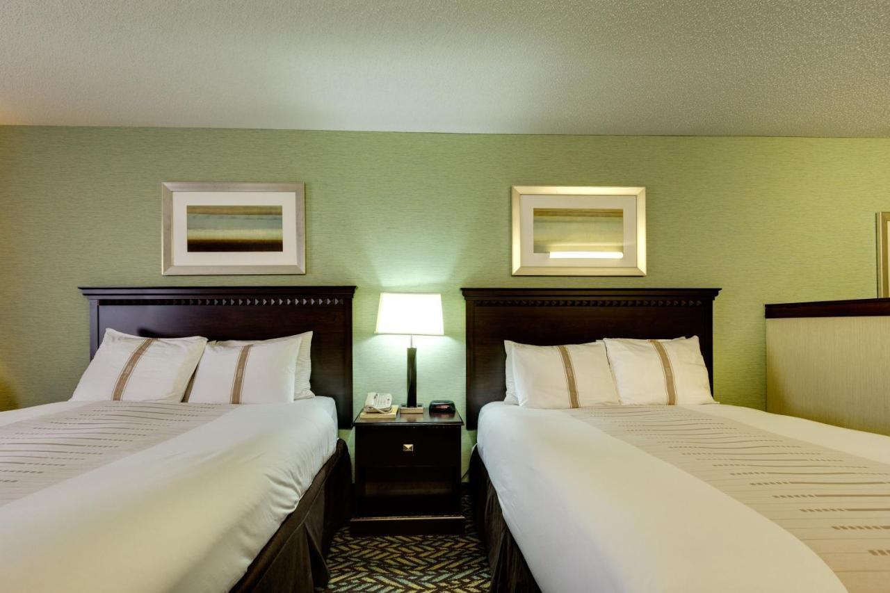Fireside Inn And Suites Devils Lake Eksteriør billede