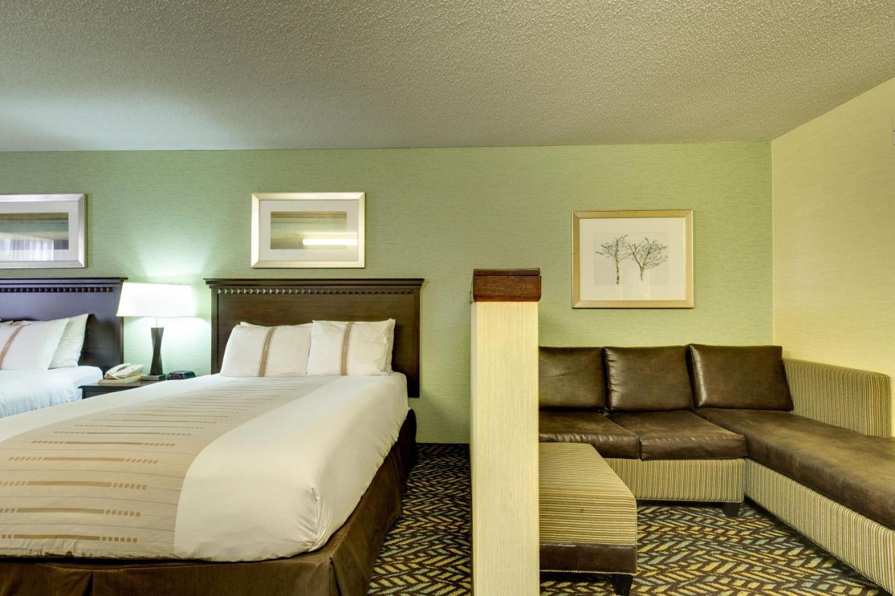 Fireside Inn And Suites Devils Lake Eksteriør billede